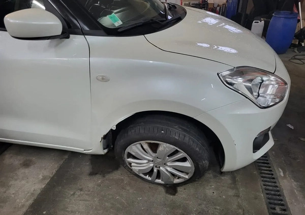 Suzuki Swift cena 29900 przebieg: 75953, rok produkcji 2019 z Tuszyn małe 67